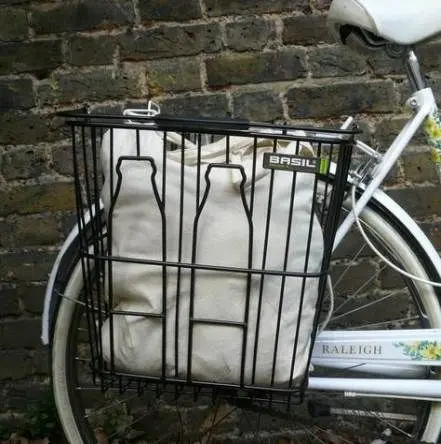 Basil - Memories Bottle Rear Hanging Carrier Basket 2