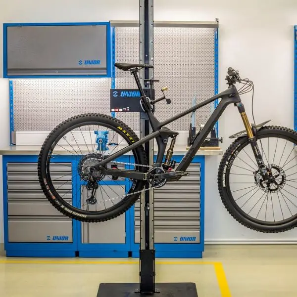 Unior Electric Repair Stand 1